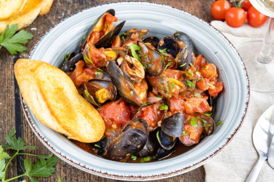 Miesmuscheln in Tomatensoße