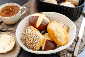 Brötchen aufbacken in der Heißluftfritteuse